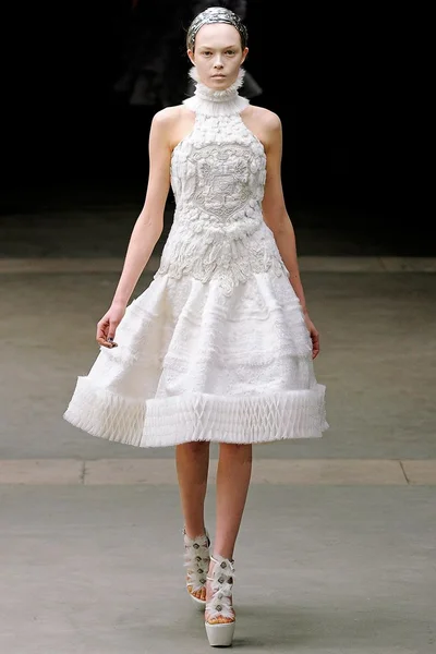 Look 24